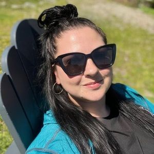 Meet your Posher, Alexandra